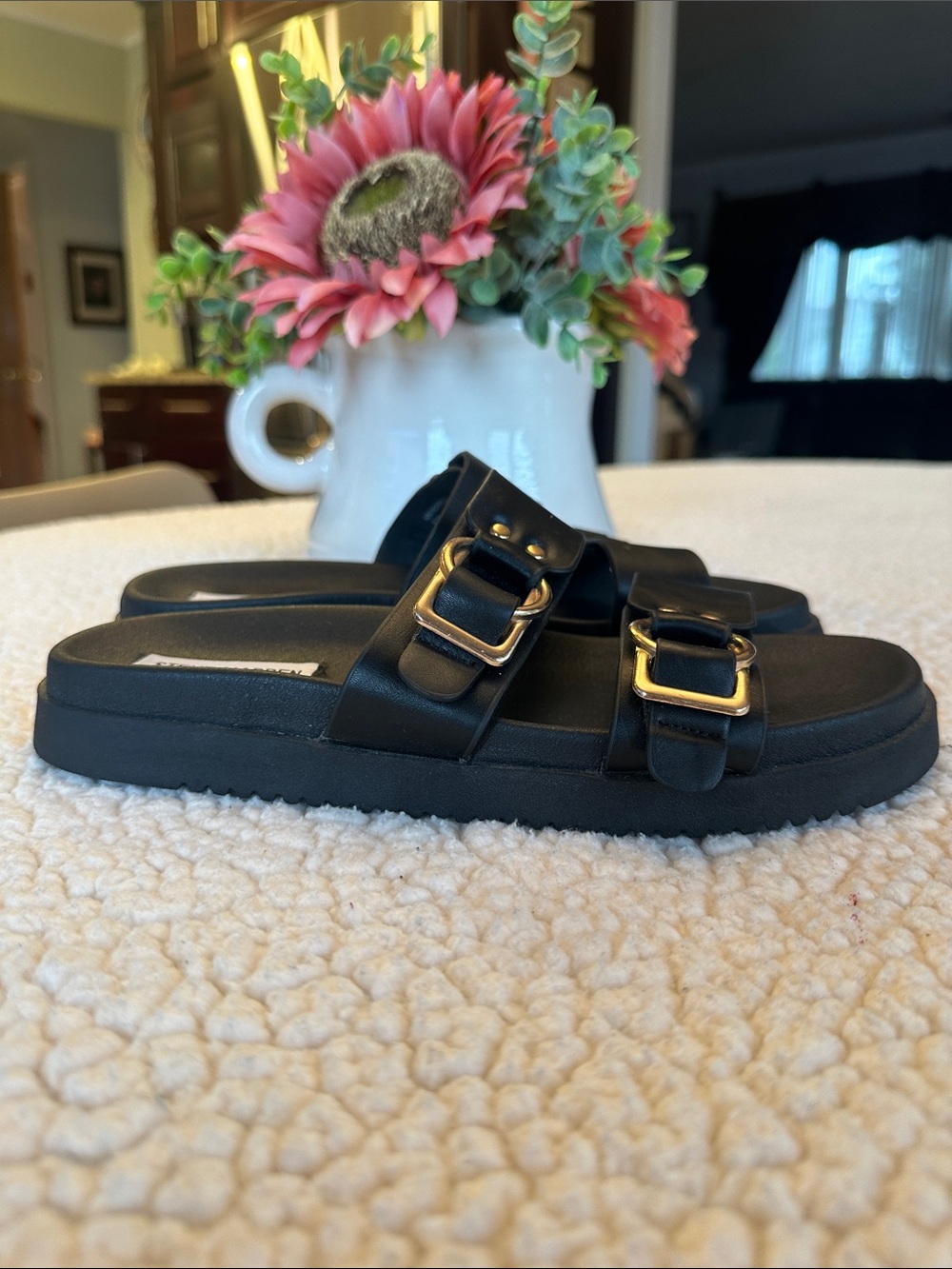 Steve Madden Black Slide Sandals with Gold Buckles Sz 8.5 - Picture 8 of 10